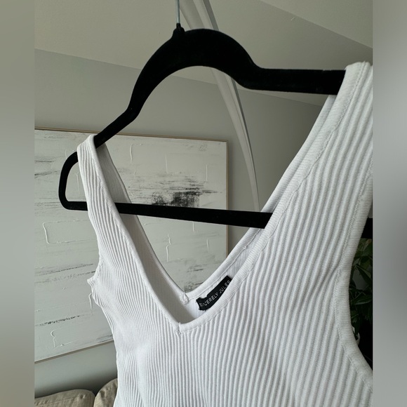 WHITE BODYSUIT - SIZE SMALL. TAGS REMOVED BUT NEVER WORN - Picture 6 of 7